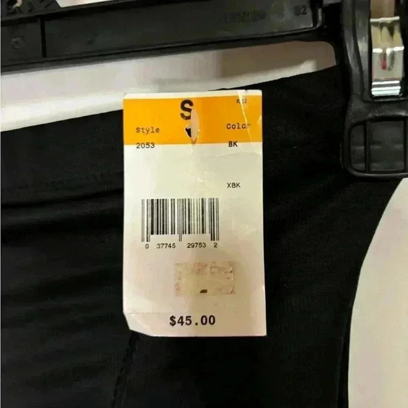 New with tags, womens size small maidenform brand shapewear, #C562 - Picture 2 of 5